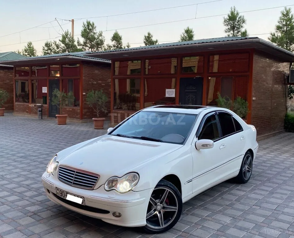 Mercedes C 230 — фото 1/4