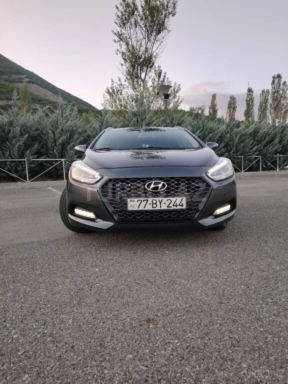 Hyundai i40 — фото 1/4
