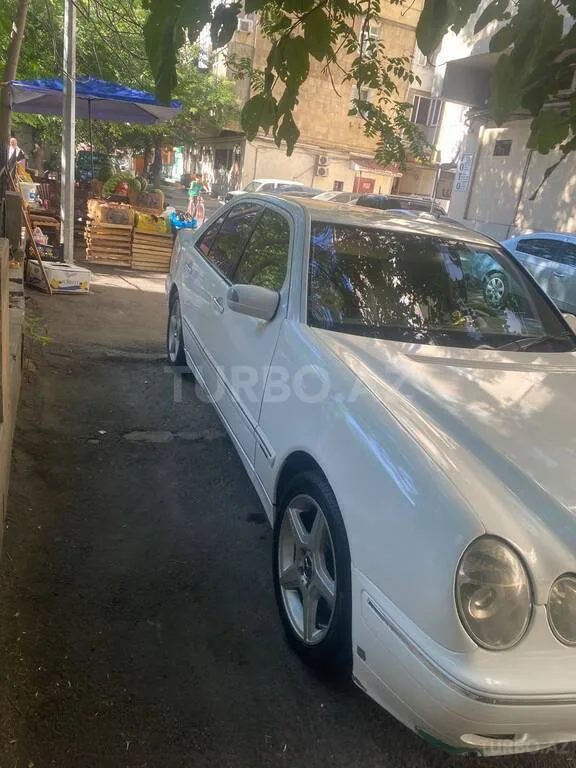 Mercedes E 240 — foto 4/4