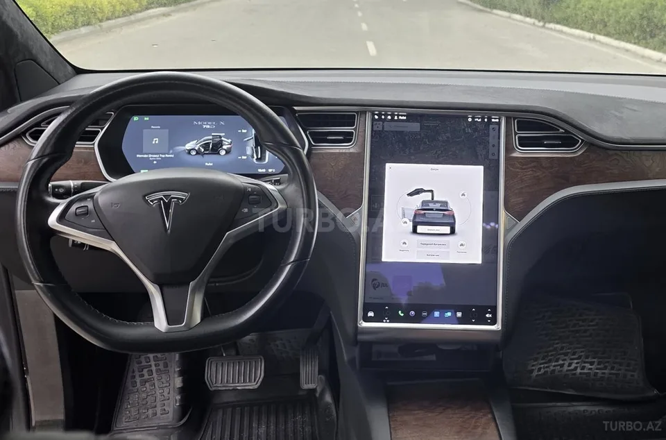 Tesla Model X — фото 3/4