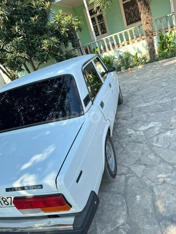 LADA (VAZ) 2107 — foto 3/4