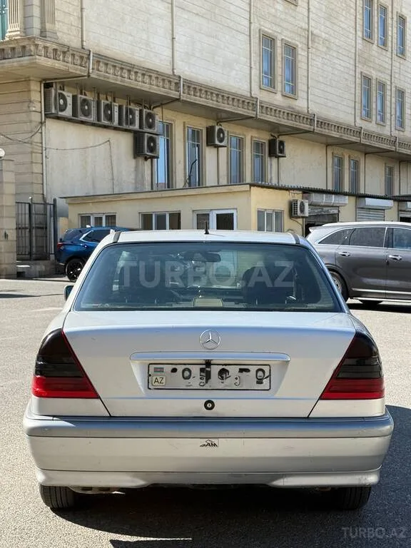 Mercedes C 200 — фото 3/4