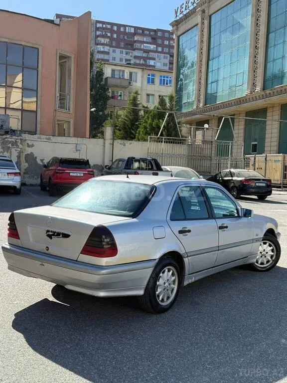 Mercedes C 200 — фото 4/4