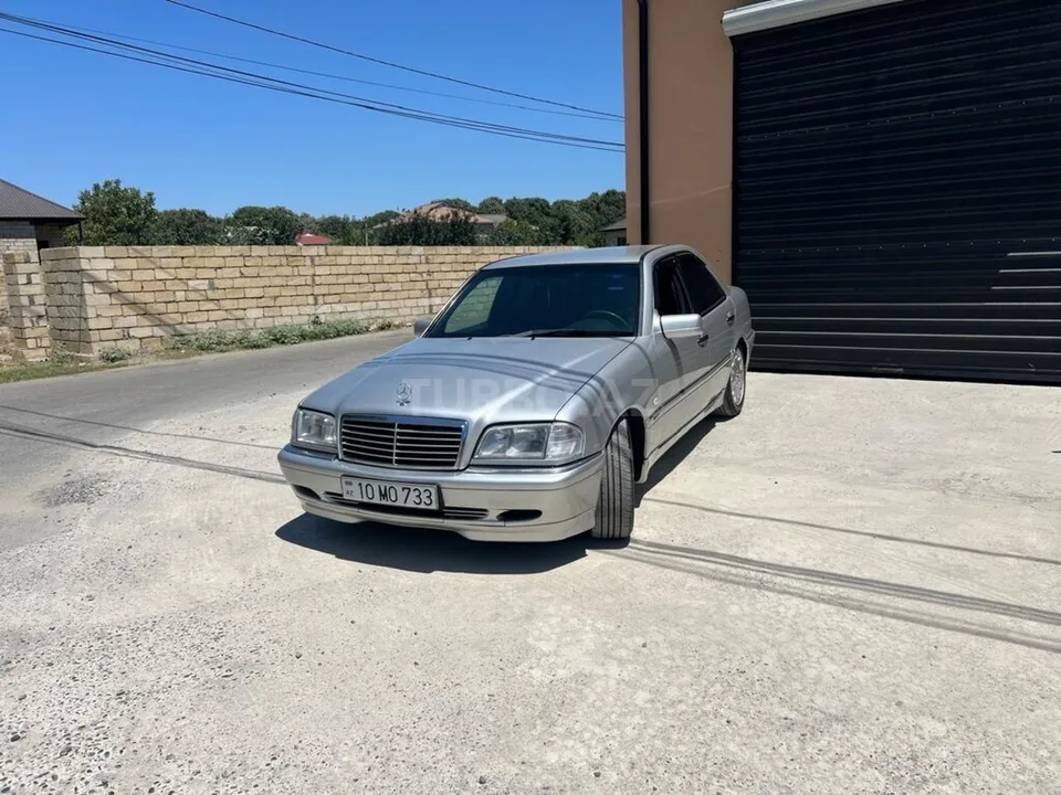 Mercedes C 200 — фото 4/4