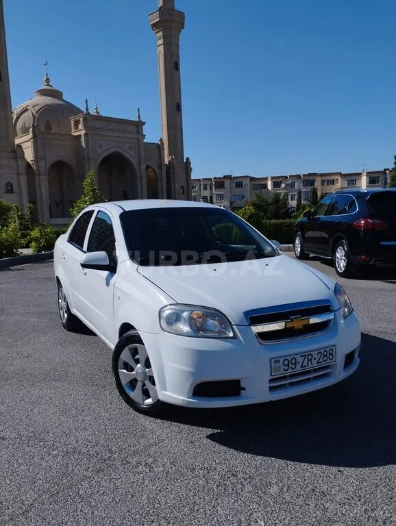 Chevrolet Aveo — фото 1/4