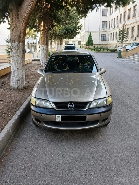 Opel Vectra — foto 1/4