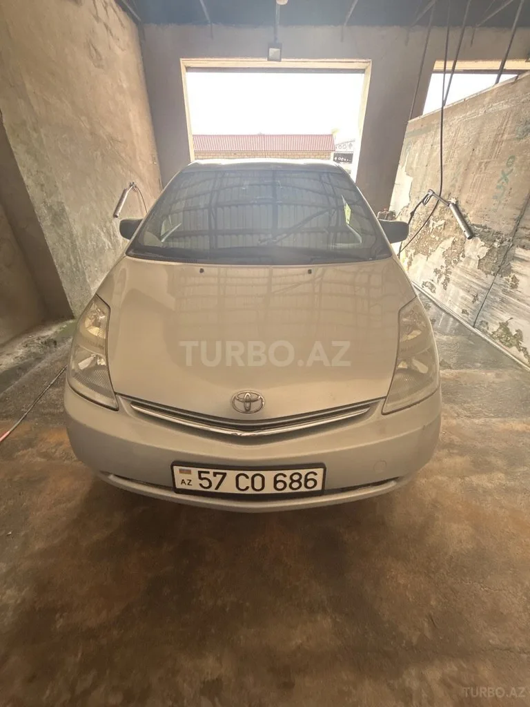Toyota Prius — фото 1/4