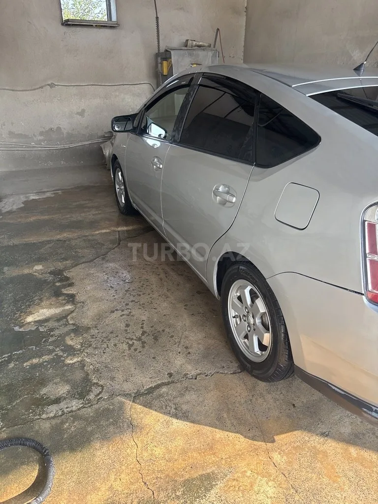 Toyota Prius — фото 4/4