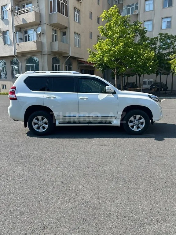 Toyota Land Cruiser Prado — фото 4/4