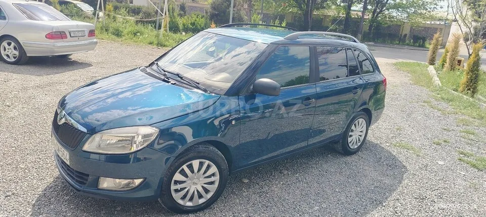 Skoda Fabia — фото 1/4