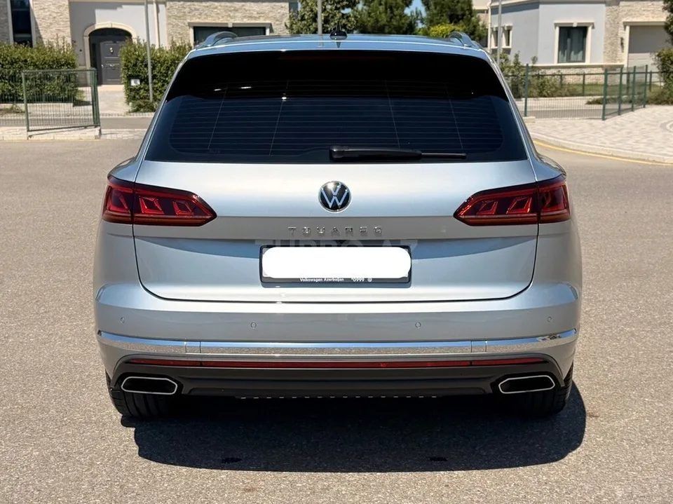 Volkswagen Touareg — фото 3/4