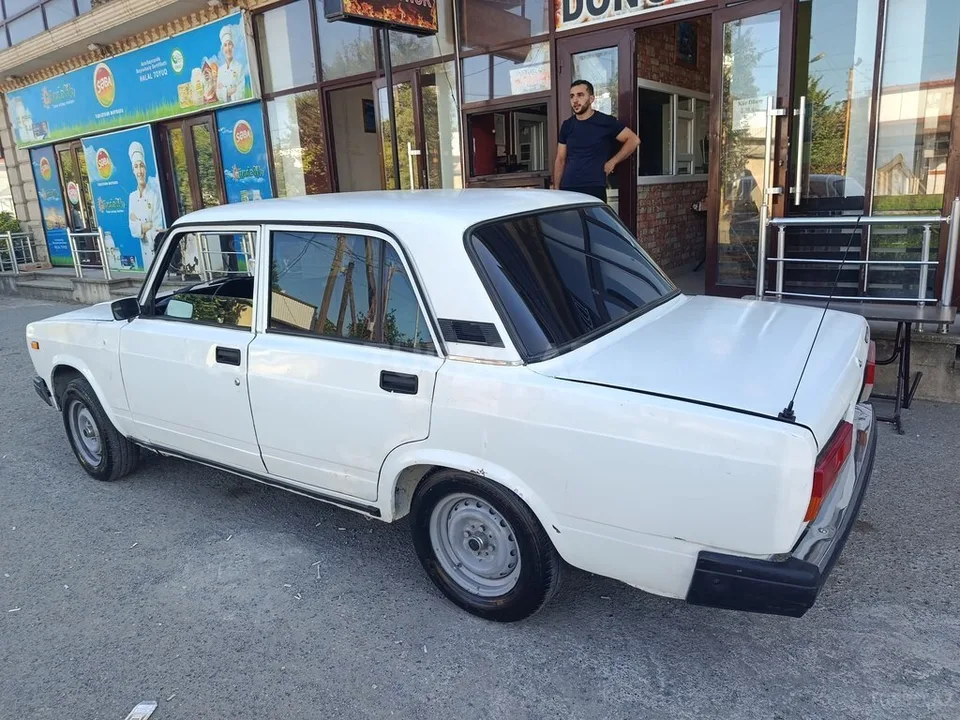 LADA (VAZ) 2107 — foto 2/4
