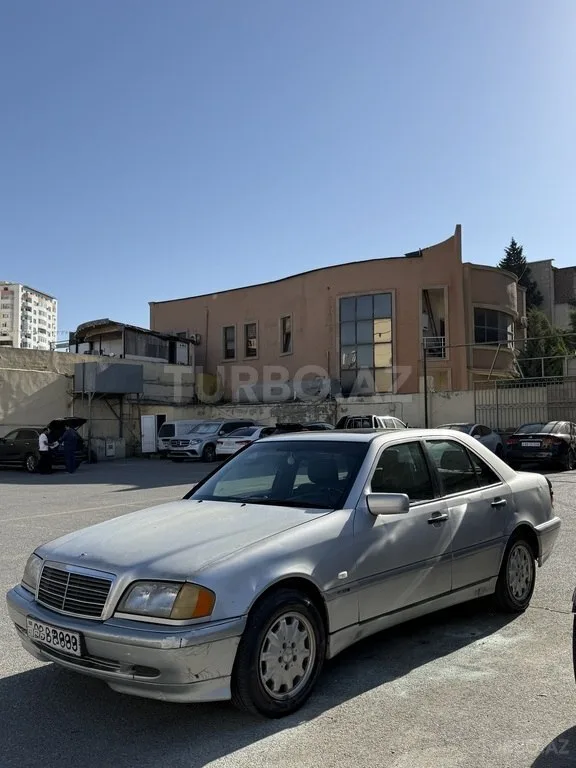 Mercedes C 220 — фото 3/4