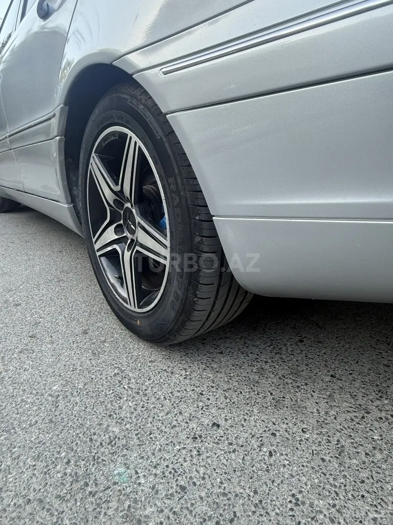 Mercedes C 240 — фото 3/4