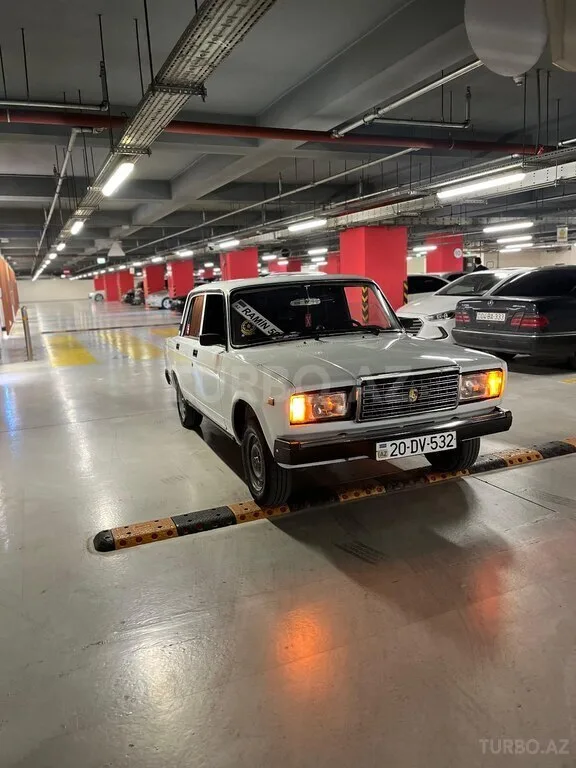 LADA (VAZ) 2107 — foto 1/4