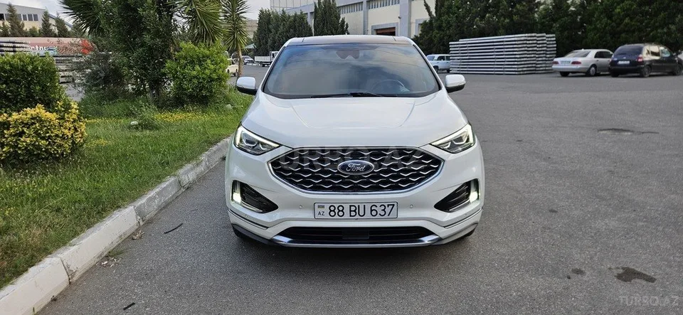 Ford Edge — фото 1/4