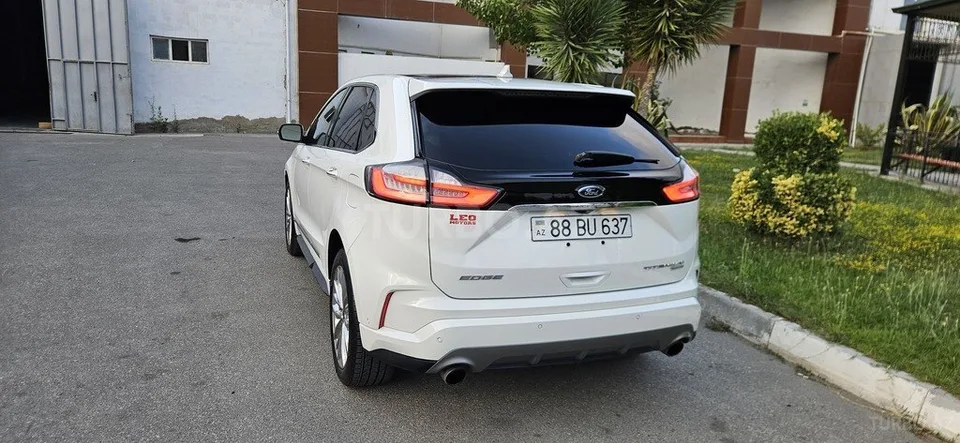 Ford Edge — фото 4/4