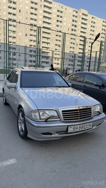 Mercedes C 180 — фото 2/4