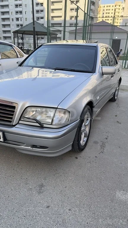 Mercedes C 180 — фото 3/4