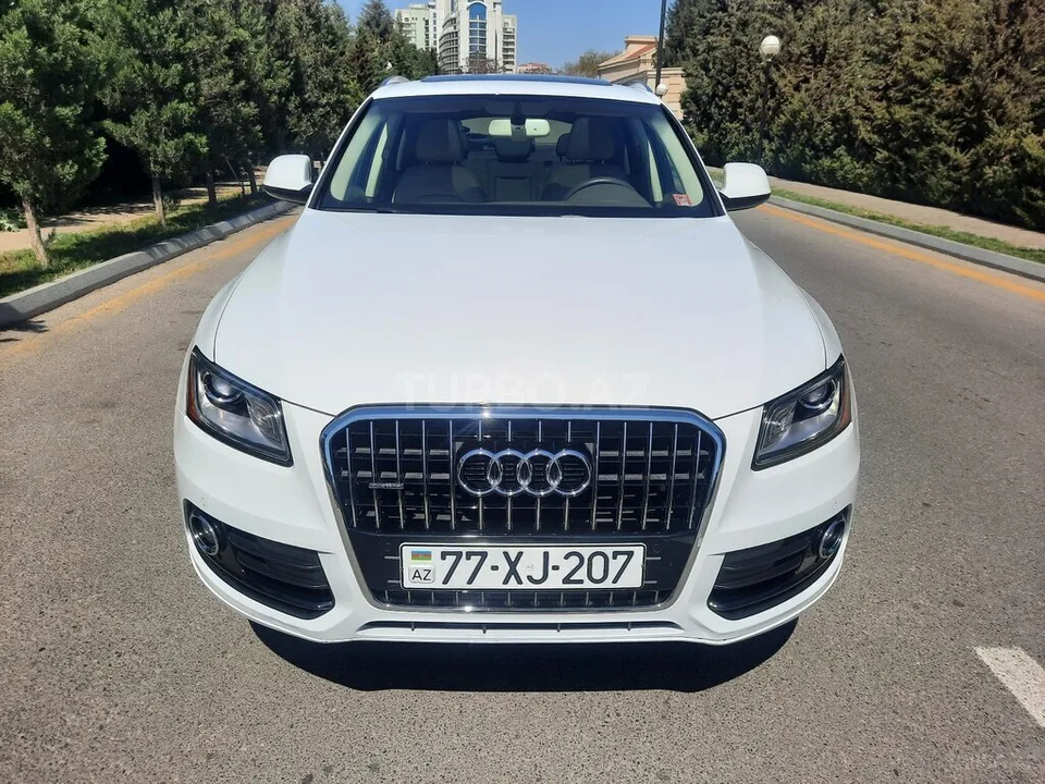 Audi Q5 — фото 2/4