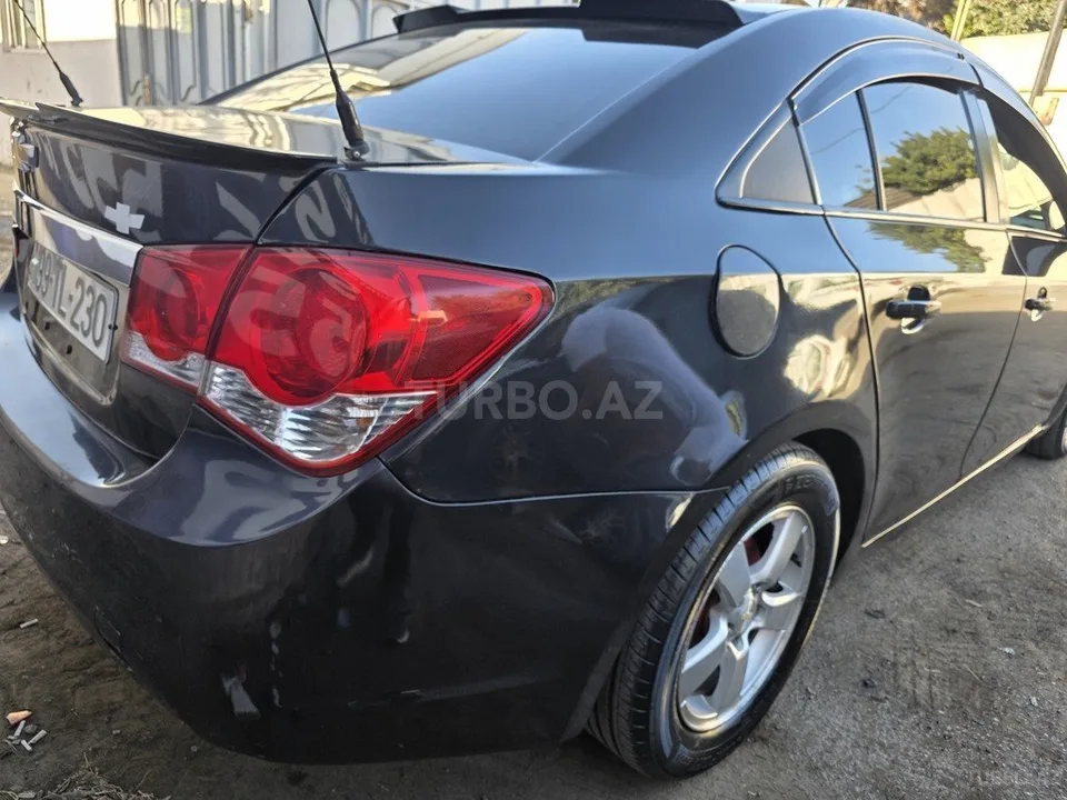 Chevrolet Cruze — foto 3/4