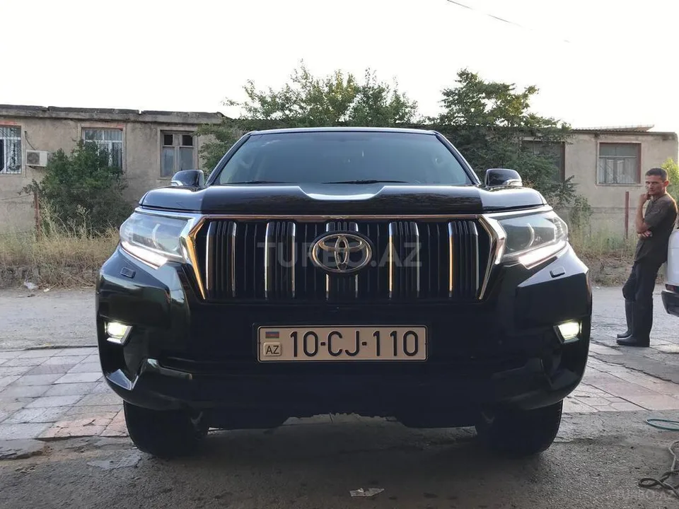Toyota Land Cruiser Prado — фото 1/4