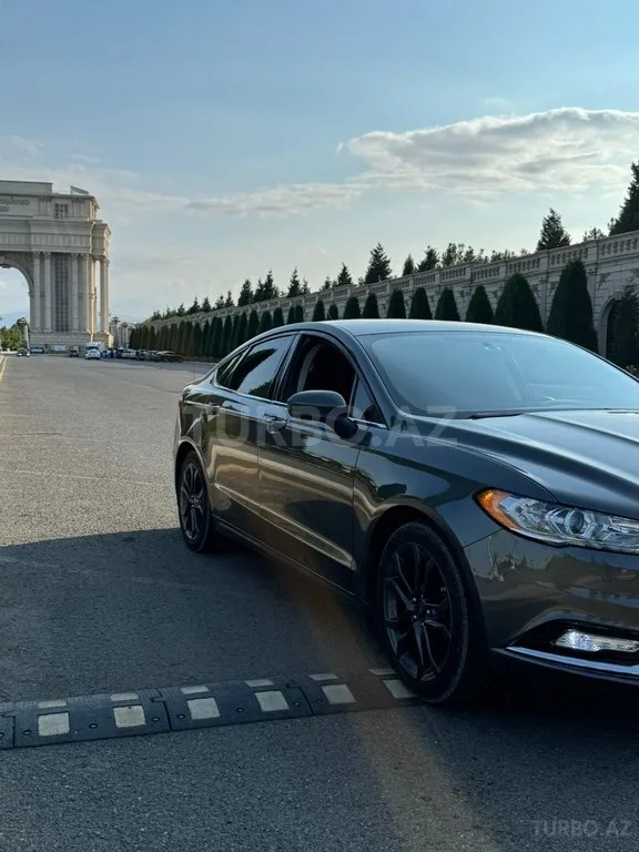 Ford Fusion (North America) — foto 3/4