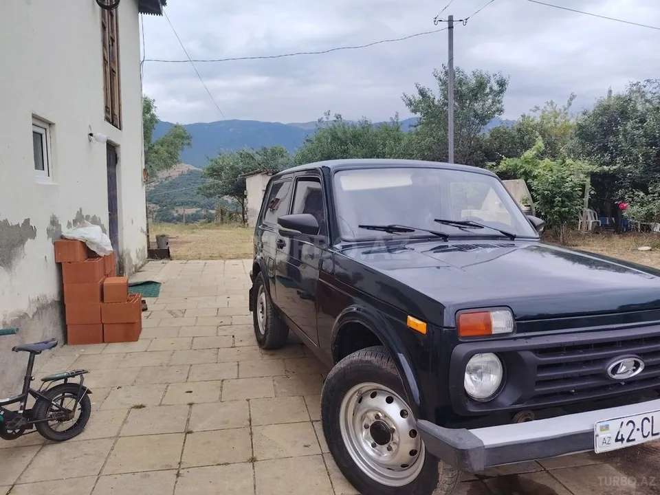LADA (VAZ) Niva — фото 2/4