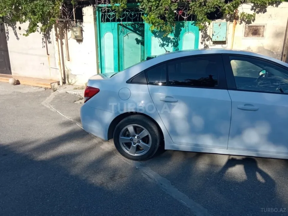 Chevrolet Cruze — foto 3/4