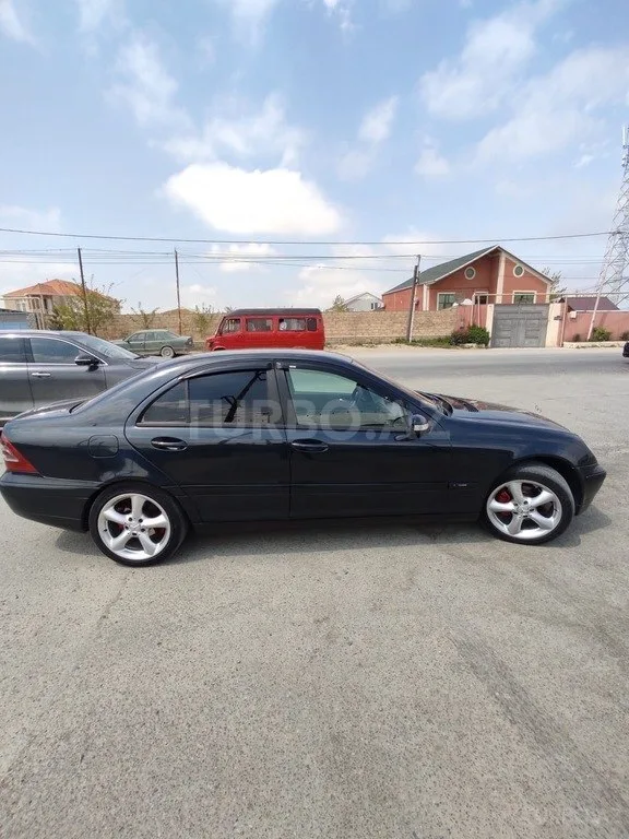Mercedes C 200 — фото 2/4