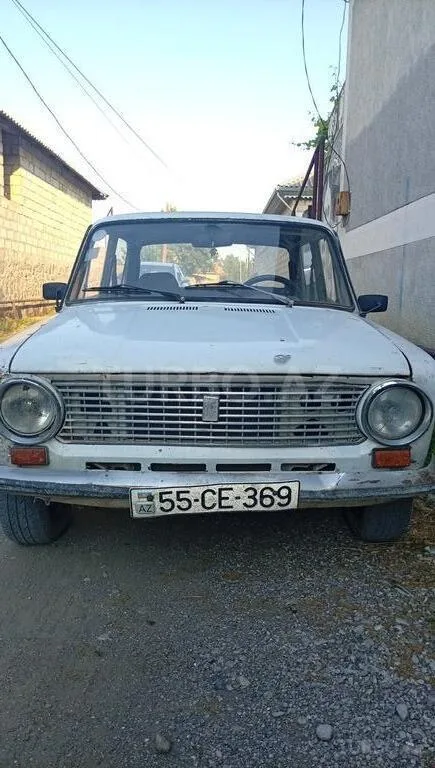LADA (VAZ) 21011 — фото 1/4