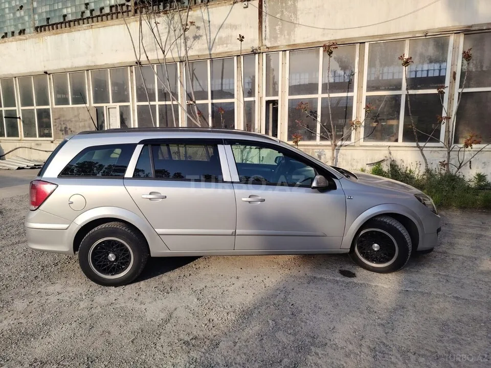 Opel Astra — foto 3/4