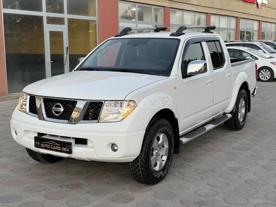 Nissan Navara — фото 1/4