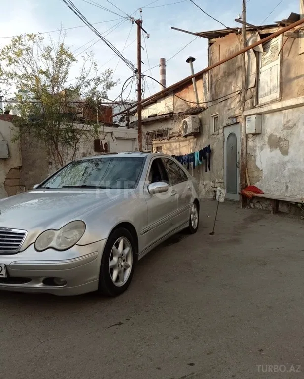 Mercedes C 220 — фото 2/4