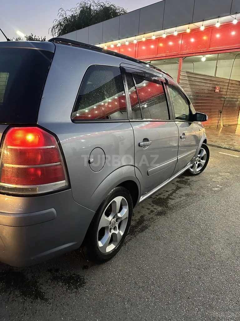 Opel Zafira — фото 3/4