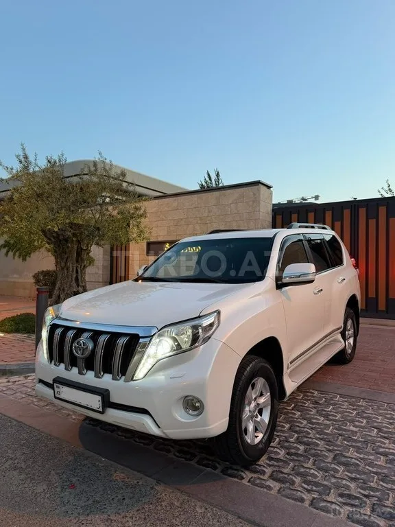 Toyota Land Cruiser Prado — фото 1/4
