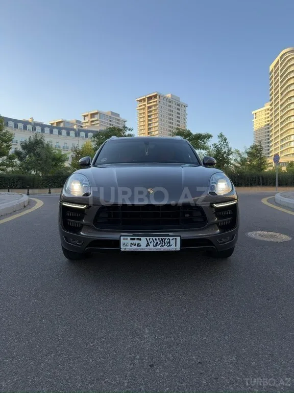 Porsche Macan S — фото 1/4