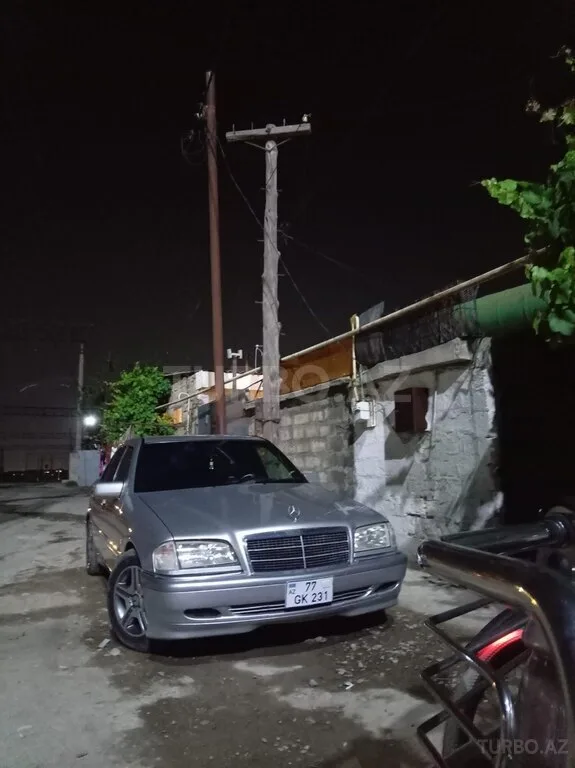 Mercedes C 200 — фото 4/4
