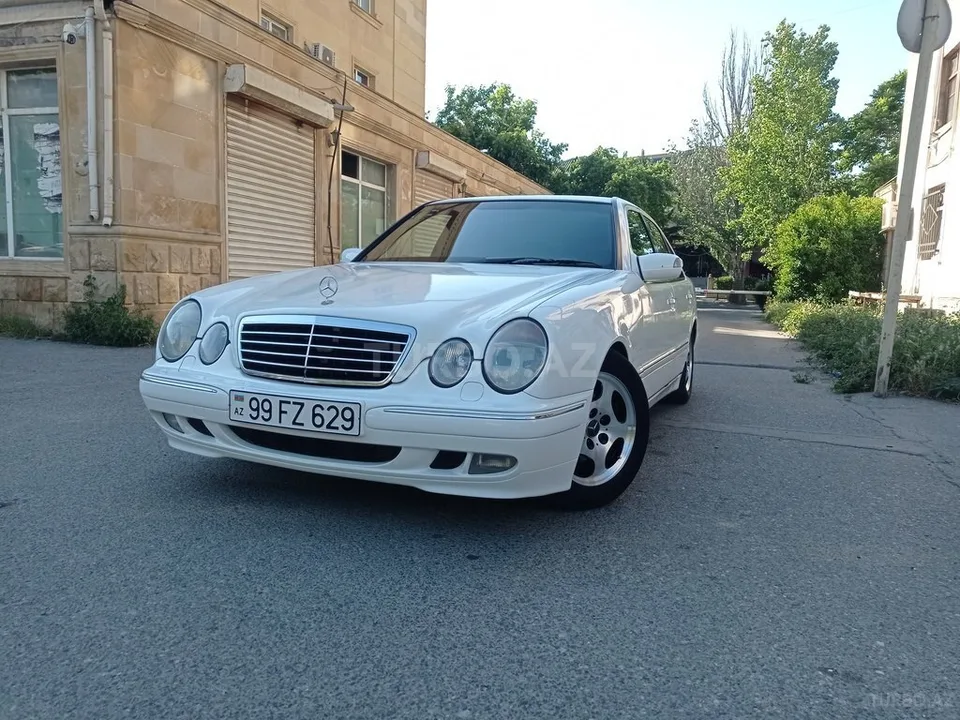 Mercedes E 220 — фото 1/4