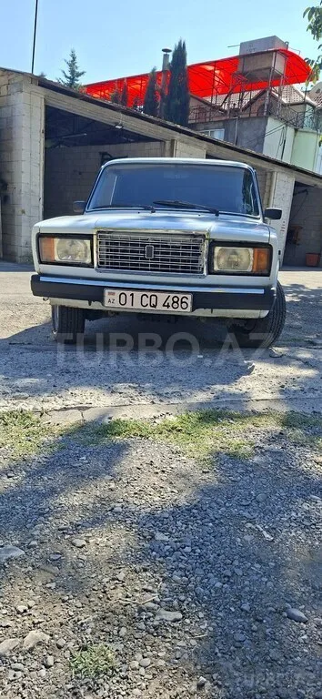 LADA (VAZ) 2107 — foto 1/4