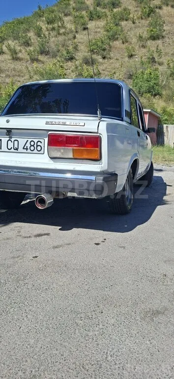 LADA (VAZ) 2107 — foto 3/4