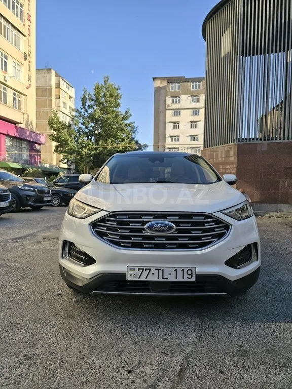 Ford Edge — фото 1/4