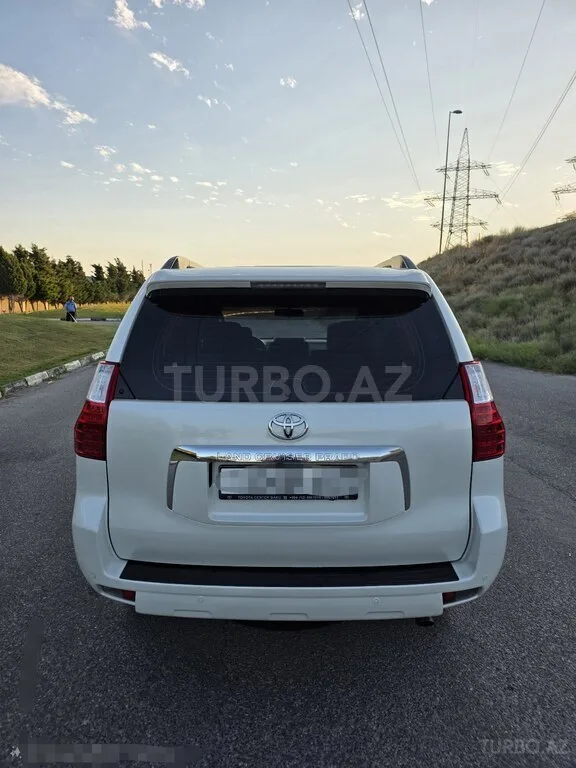 Toyota Land Cruiser Prado — фото 2/4