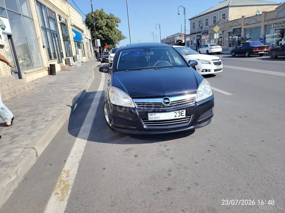 Opel Astra — foto 1/4