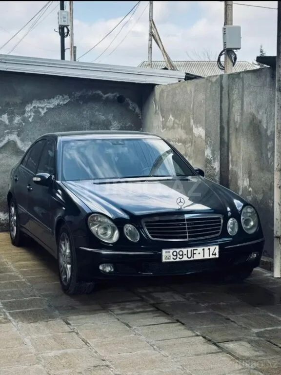 Mercedes E 220 — фото 1/4