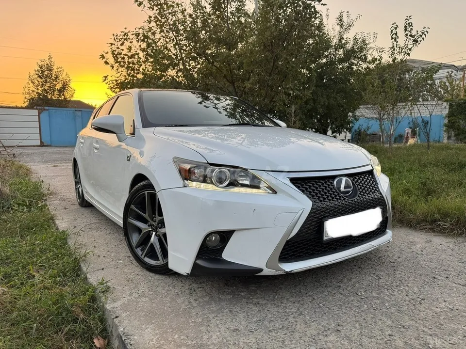 Lexus CT 200h — фото 1/4