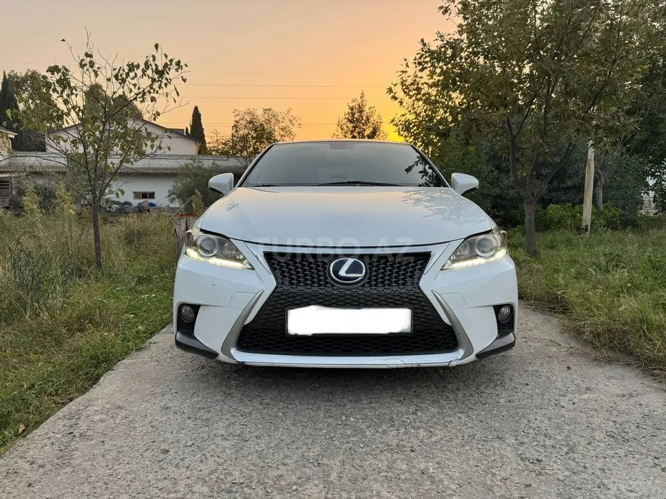 Lexus CT 200h — фото 3/4