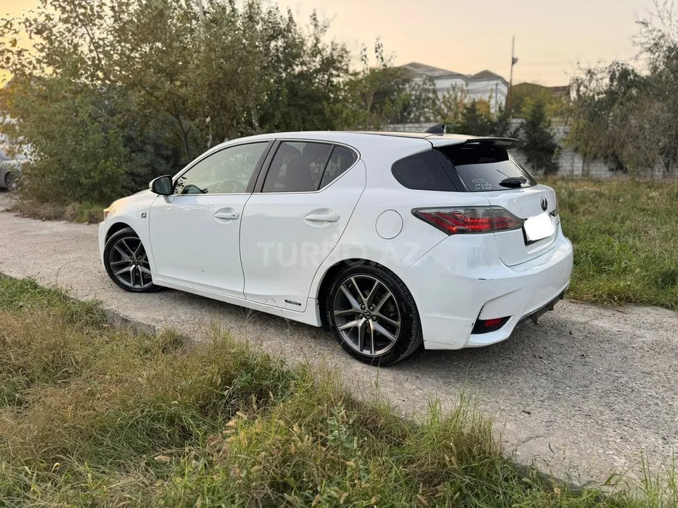Lexus CT 200h — фото 4/4