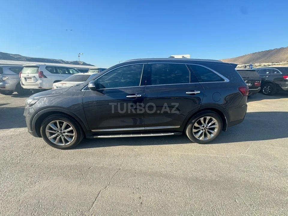 Kia Sorento — фото 2/4