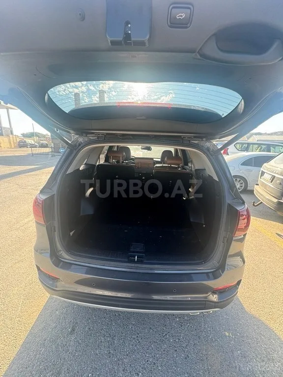 Kia Sorento — фото 4/4